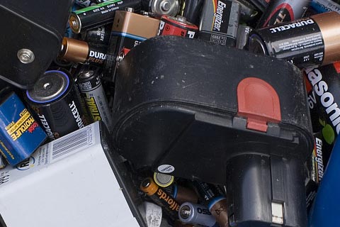 卧龙安皋收废弃三元锂电池,索兰图动力电池回收|三元锂电池回收价格